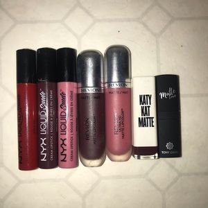 BUY 2 ITEMS GET THIS FREE Lipstick bundle